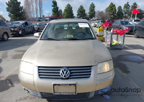 2001 Volkswagen Passat Gls z USA, uszkodzony, nr VIN WVWPD63B51E112431